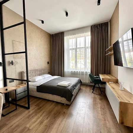 Romantic Apartments - In The Center Of Lviv , King-Size Bed 외부 사진