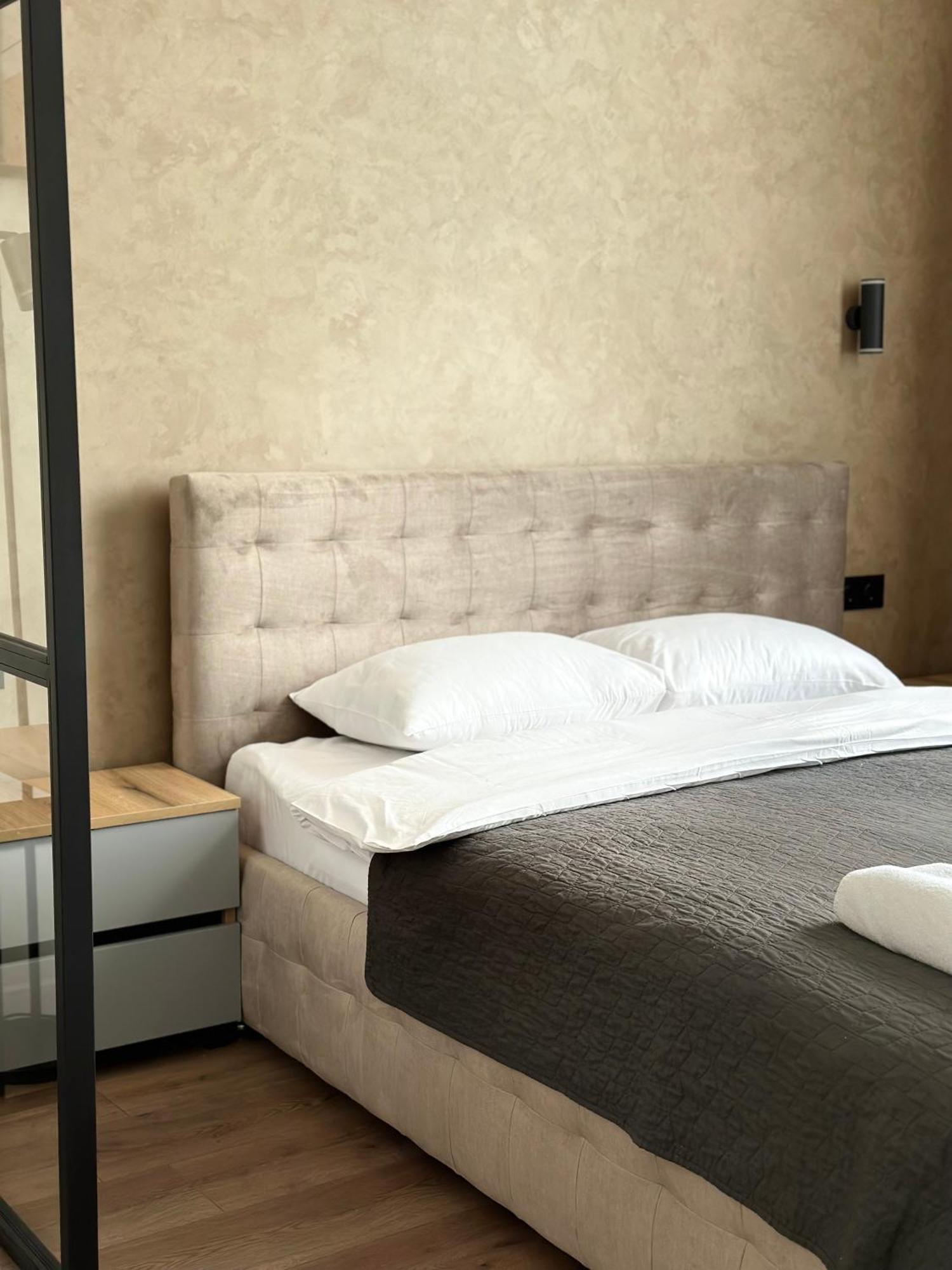 Romantic Apartments - In The Center Of Lviv , King-Size Bed 외부 사진