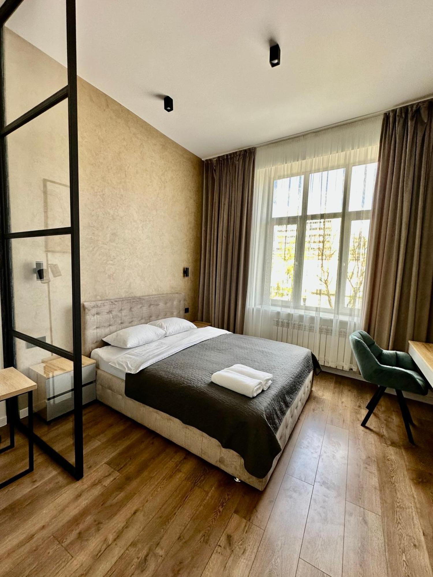 Romantic Apartments - In The Center Of Lviv , King-Size Bed 외부 사진