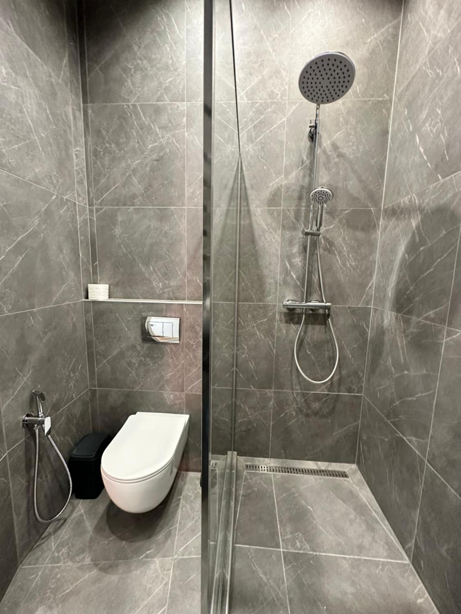 Romantic Apartments - In The Center Of Lviv , King-Size Bed 외부 사진