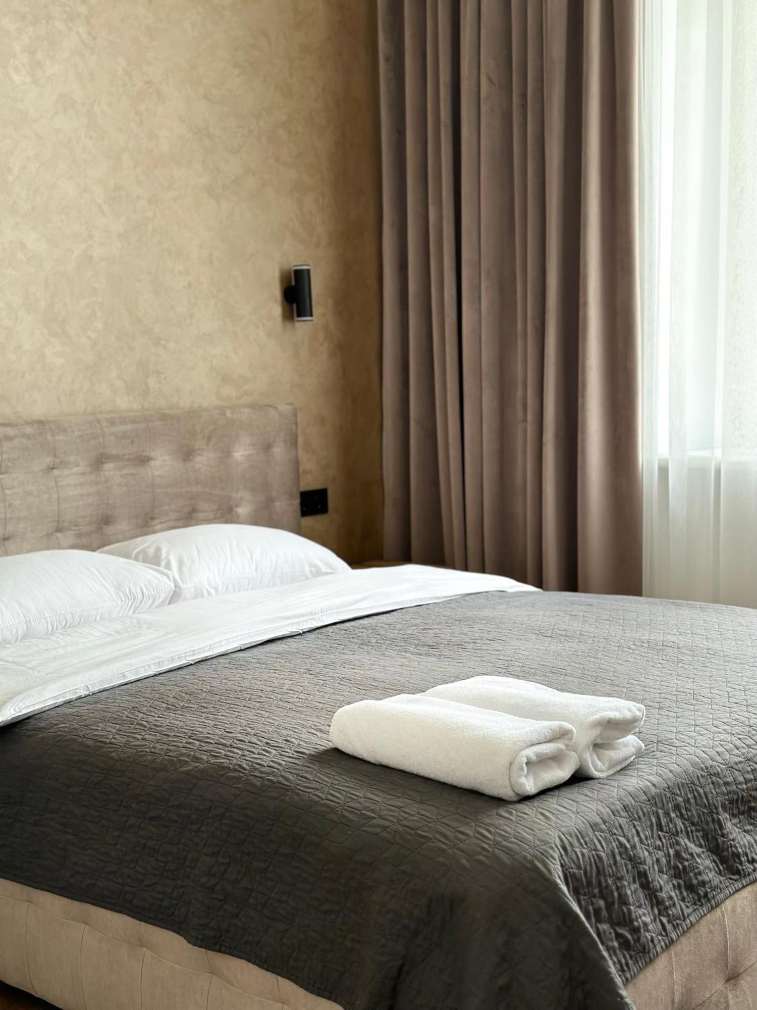 Romantic Apartments - In The Center Of Lviv , King-Size Bed 외부 사진