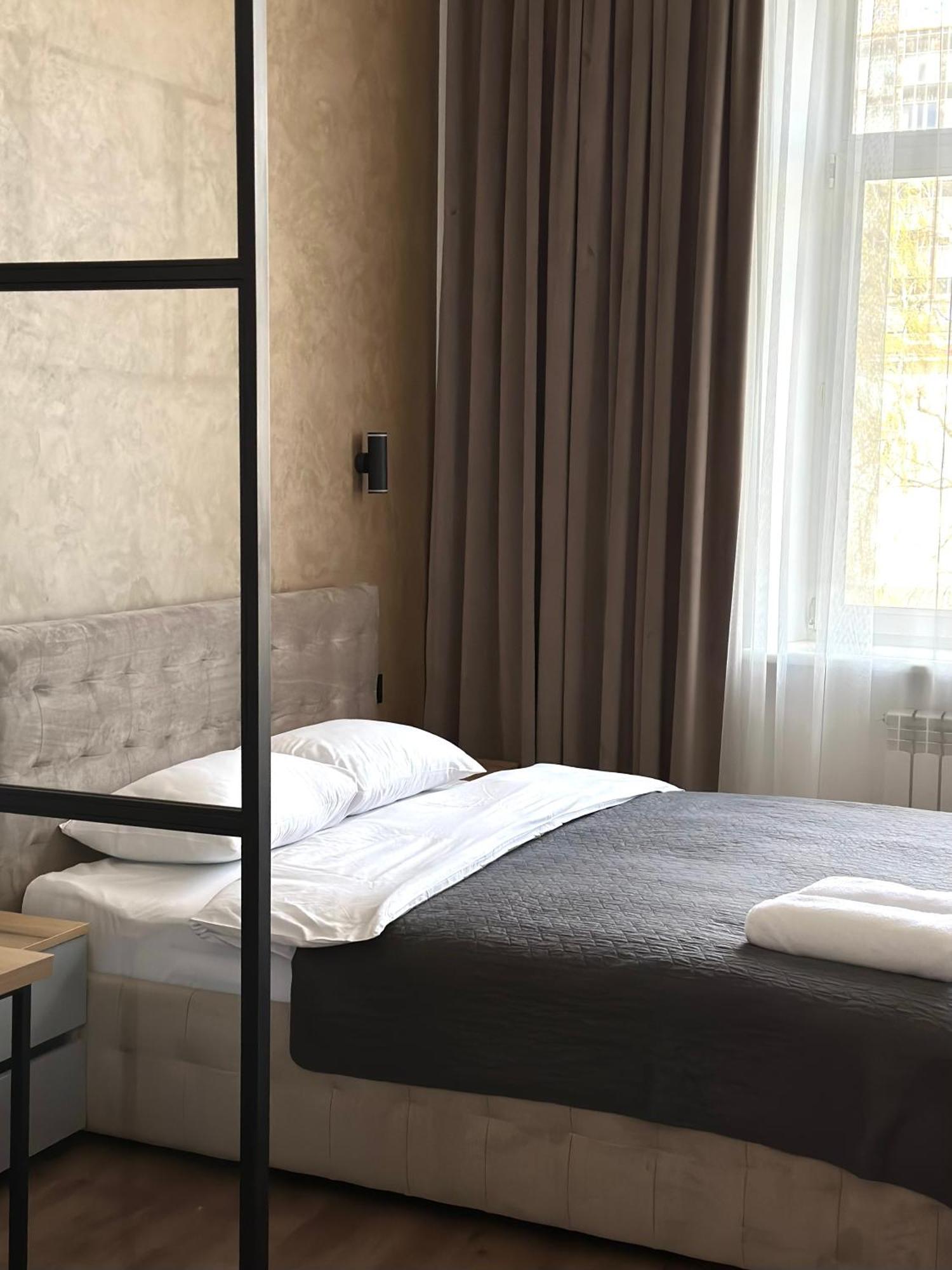 Romantic Apartments - In The Center Of Lviv , King-Size Bed 외부 사진
