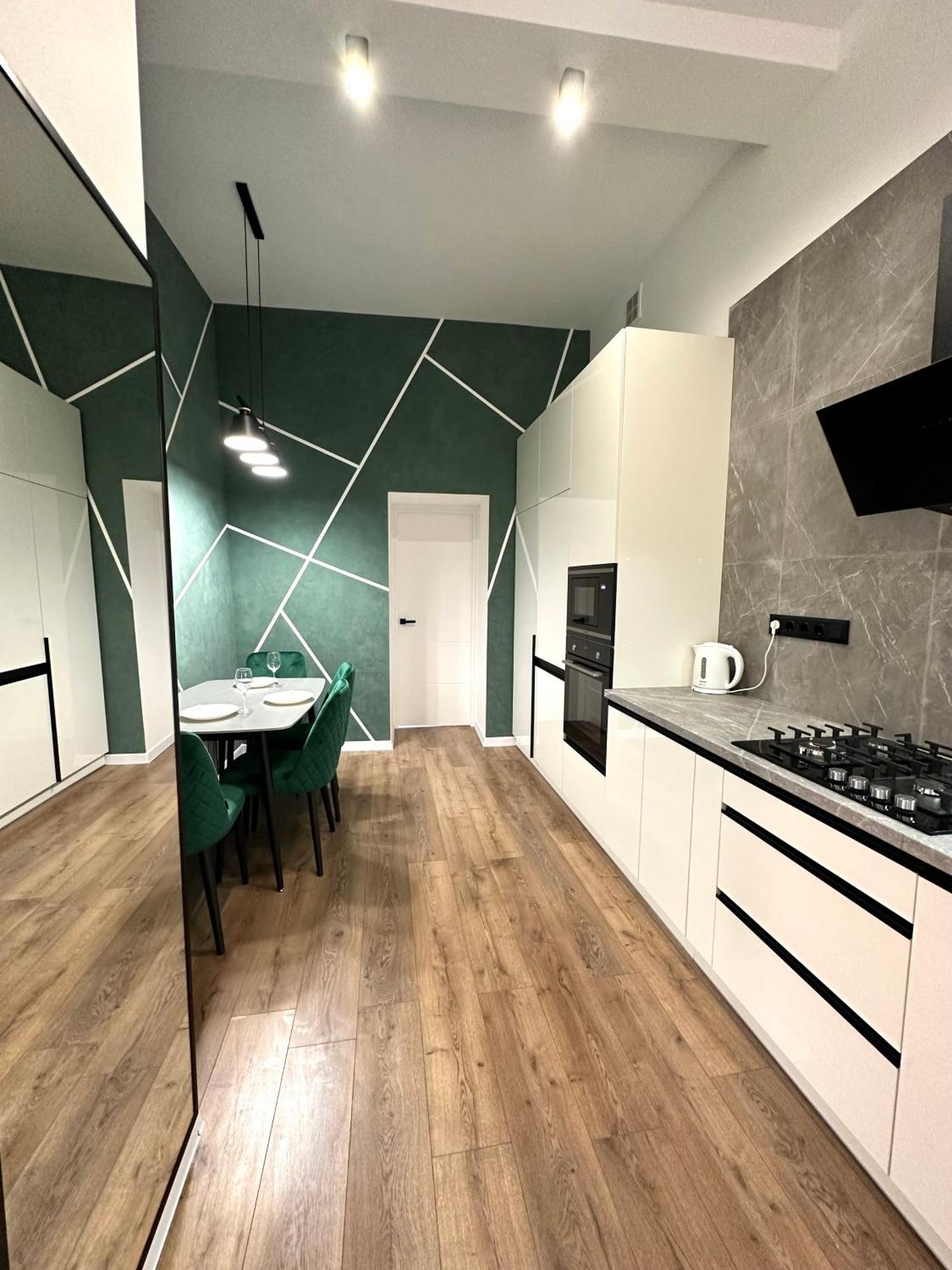 Romantic Apartments - In The Center Of Lviv , King-Size Bed 외부 사진