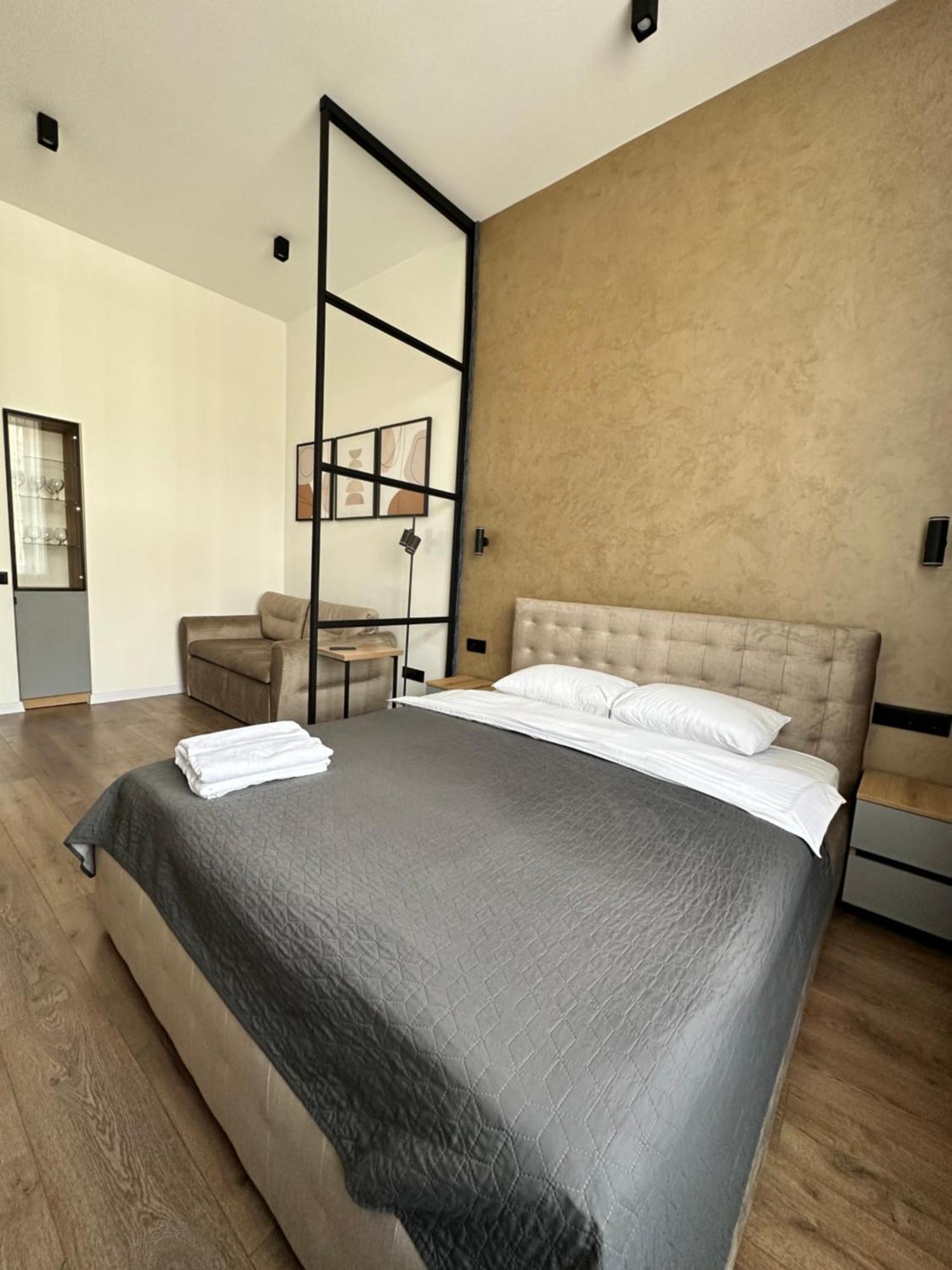Romantic Apartments - In The Center Of Lviv , King-Size Bed 외부 사진