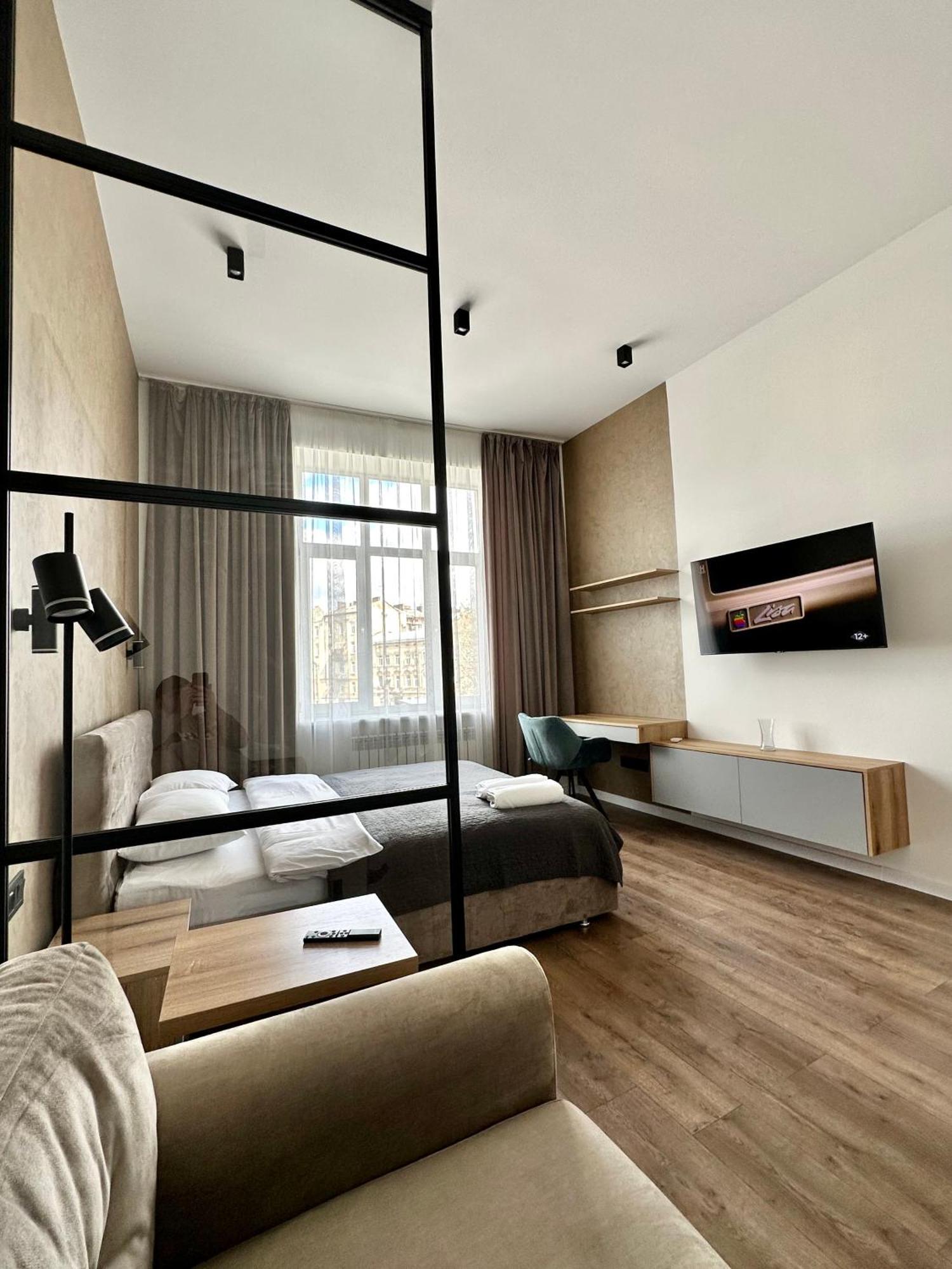 Romantic Apartments - In The Center Of Lviv , King-Size Bed 외부 사진