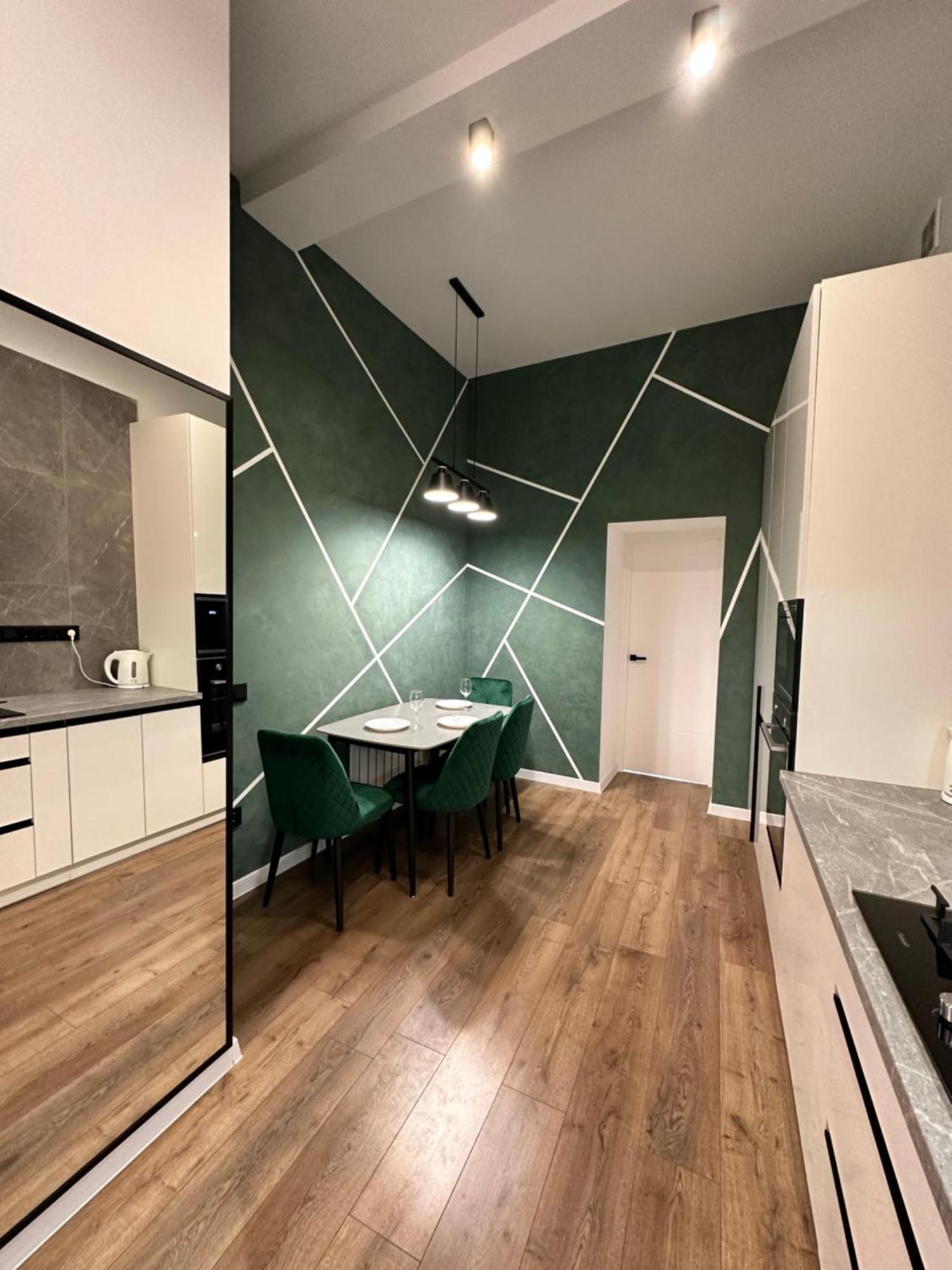 Romantic Apartments - In The Center Of Lviv , King-Size Bed 외부 사진